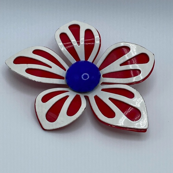 Vintage 1960s Red White & Blue Enamel Flower Brooch – Patriotic Mod Pin main image 1